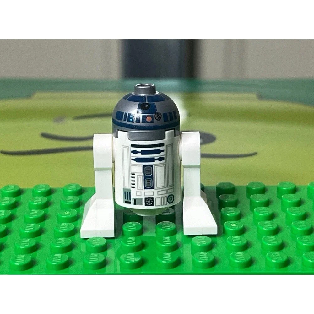 Lego Star Wars R2D2 Minifigure